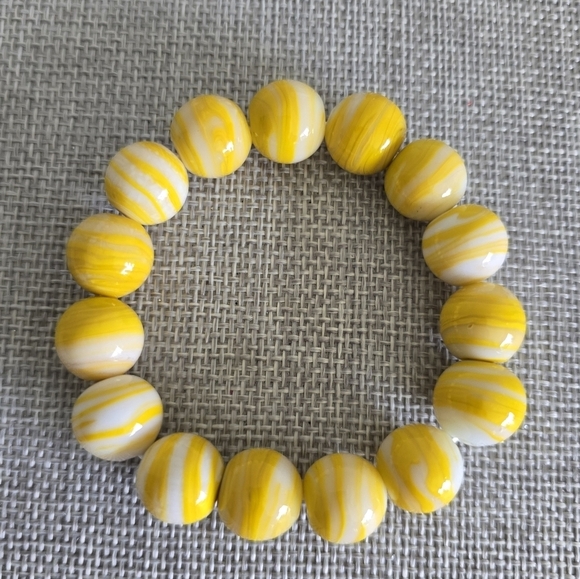 Handcrafted Glass Beaded Yellow and White Stretch Bracelet 10MM - Picture 1 of 2